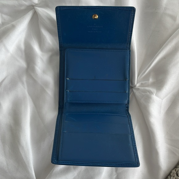 Louis Vuitton Vintage Epi Leather Wallet - Picture 4 of 10